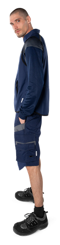 129539-540-F540_modelfront02.png